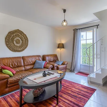 Σπίτι διακοπών 3 Bedroom In